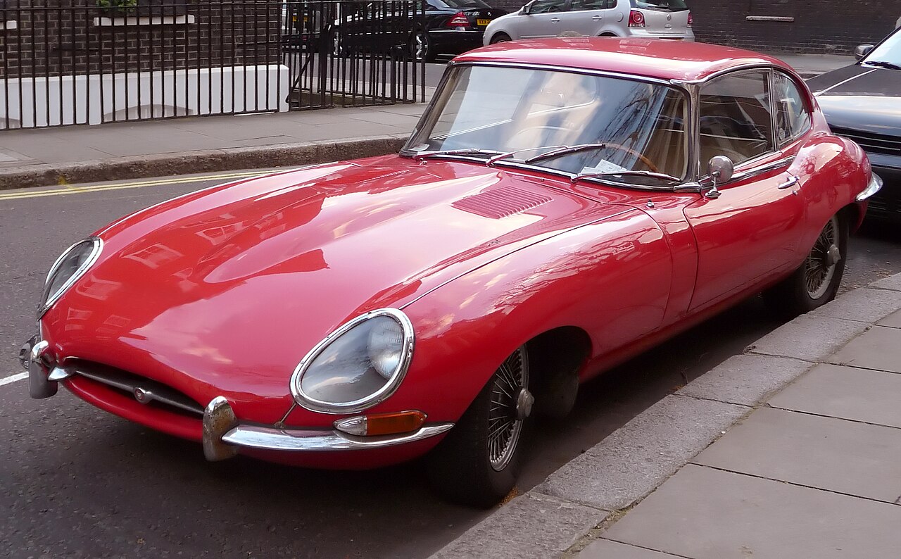Jaguar E-Type — автомобіль, яким захоплювався сам Енцо Феррарі