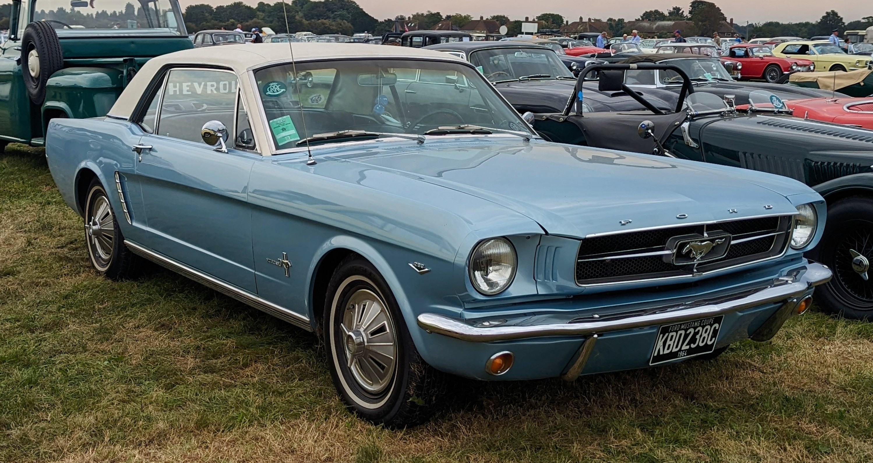 Ford Mustang — автомобіль, що заснував клас «поні-карів»