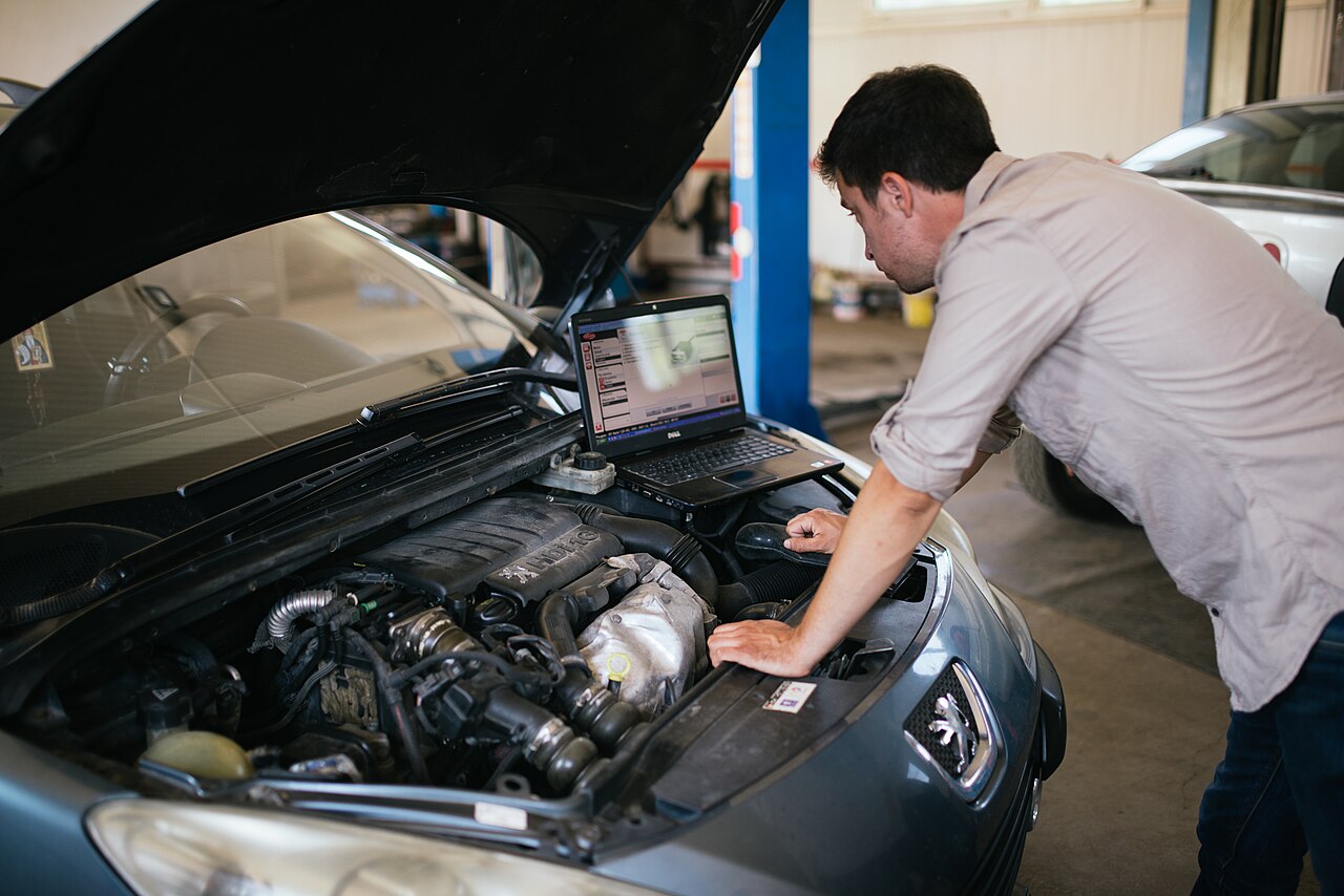 Як перевірити вживане авто перед покупкою: 10 ключових пунктів